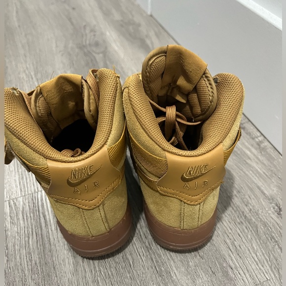 Nike size 6 - Picture 3 of 4